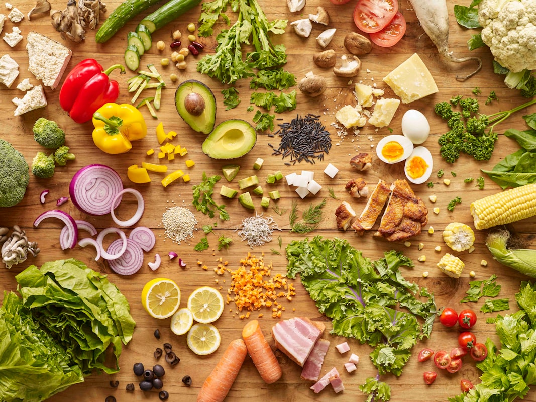 Insalata colorata e nutriente